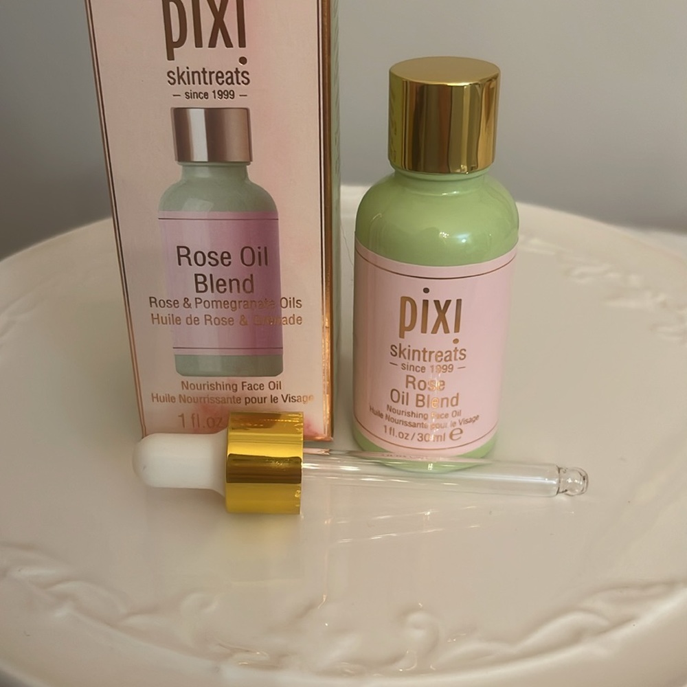Pixi Skintreats Nourishing Rose Face Oil Blend